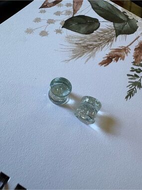 Clear Soft Blue Glass Crackle/Glitter Ear Gauge Plugs - 11mm